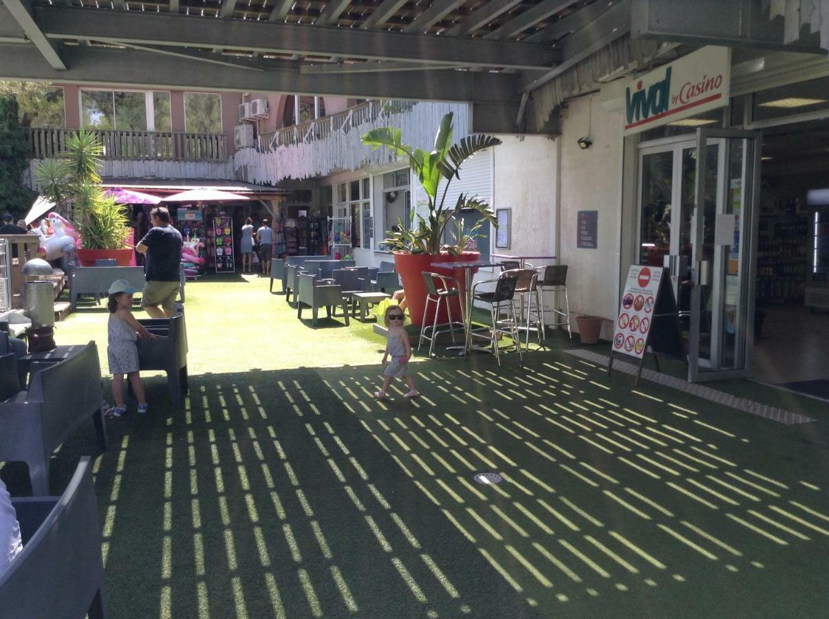 Regency Holiday Tour Operateur Dans Camping 5 Etoiles Frejus, Cote D'azur Campsite