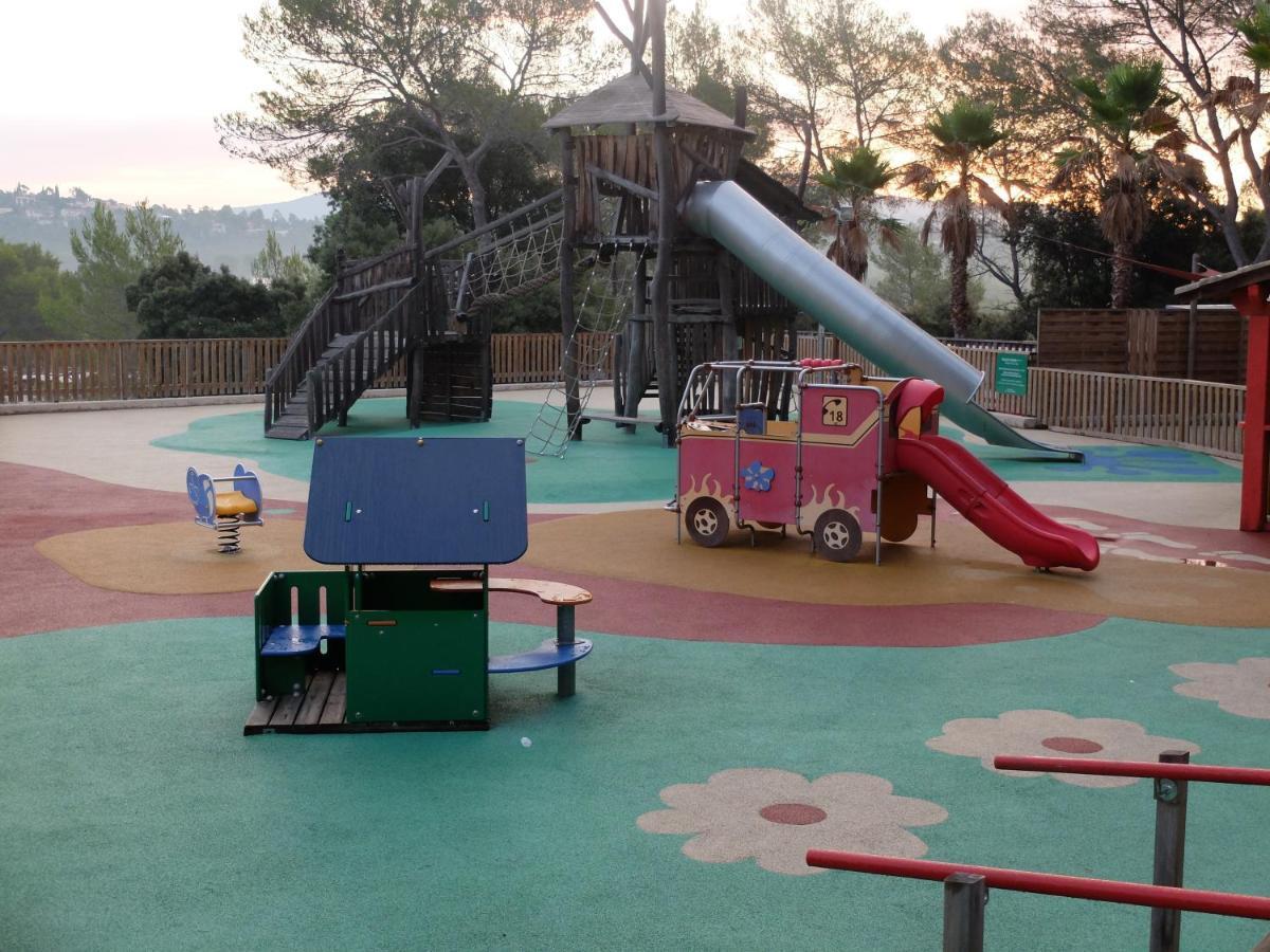 Regency Holiday Tour Operateur Dans Camping 5 Etoiles Frejus, Cote D'azur Campsite